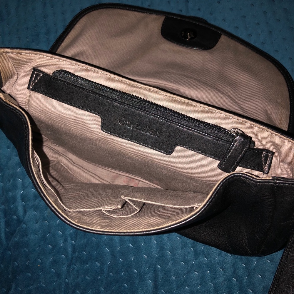 Calvin Klein Womens Shoulder Bag